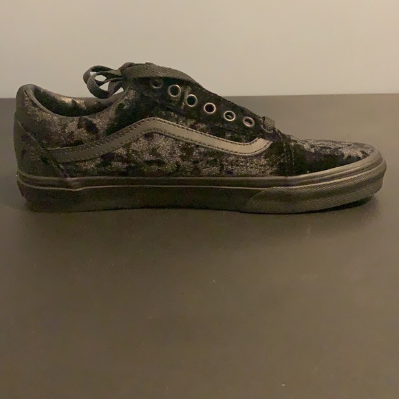 Classic Velvet black vans - Picture 2 of 4